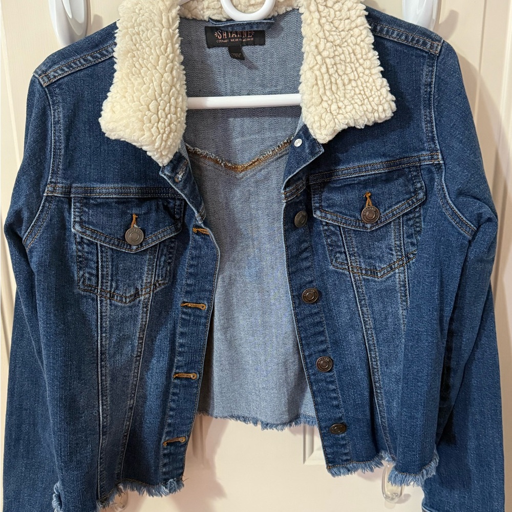 Shyanne Denim Jacket with Sherpa Collar- M